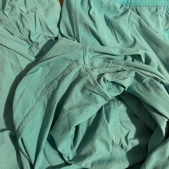 Lulu unlined studio pants size 10 - Picture 3 of 4